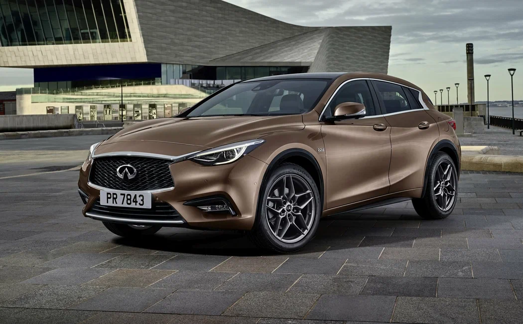 Infiniti Q30