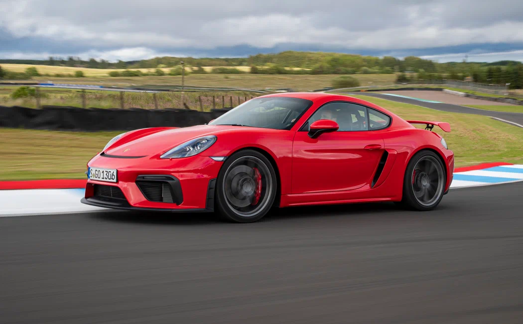 Porsche Cayman GT4